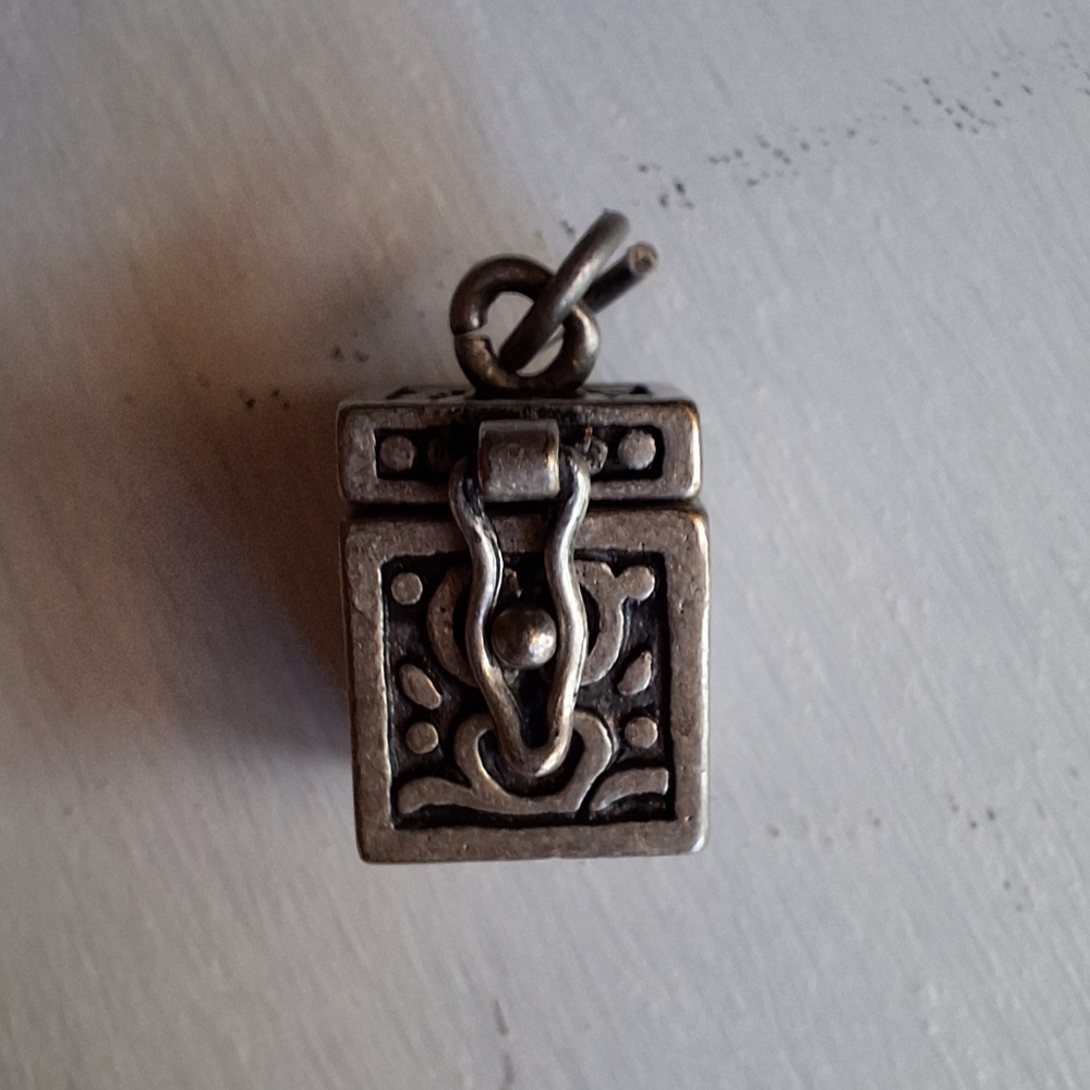 Vintage silver prayer box locket